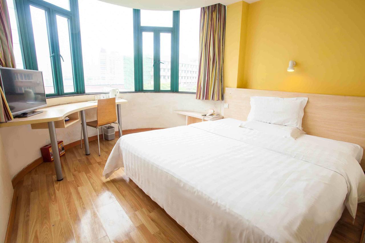 7Days Inn West Liaoyang Road Carrefour Qingdao Exterior photo