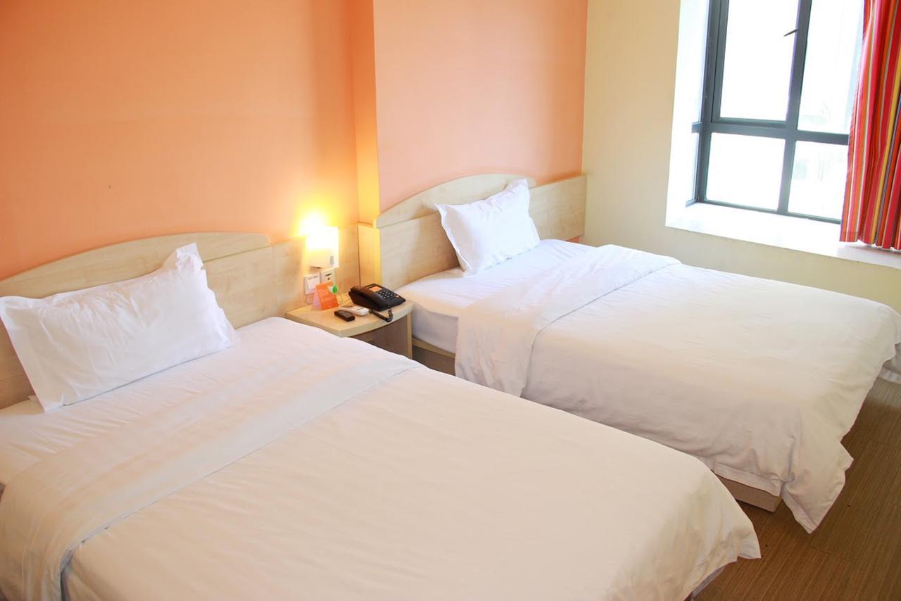 7Days Inn West Liaoyang Road Carrefour Qingdao Exterior photo