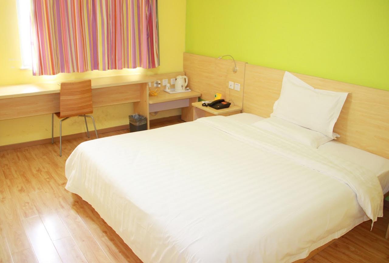 7Days Inn West Liaoyang Road Carrefour Qingdao Exterior photo